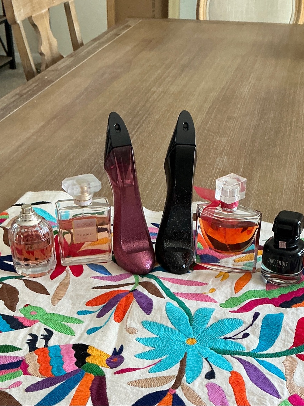 Bundle of 6 used perfumes, barely used, all the perfumes are 85% full.